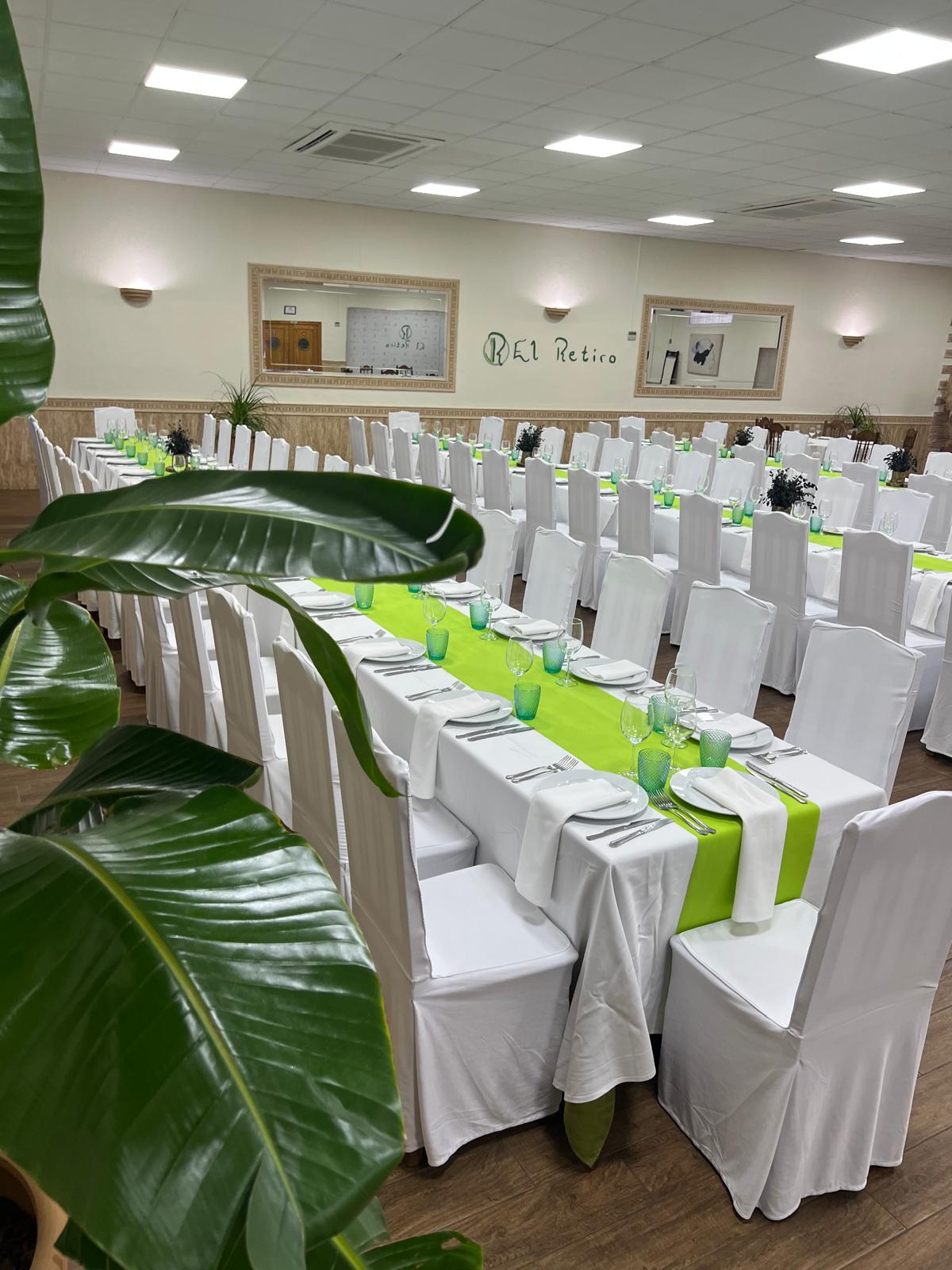 Salón de El Retiro preparado para una celebración